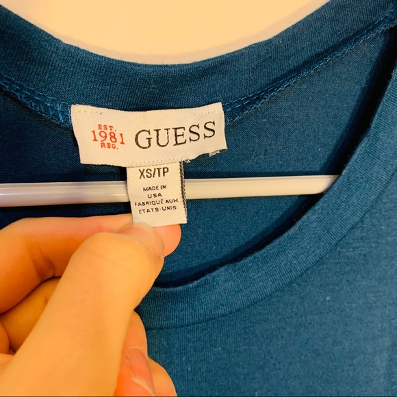 GUESS🔻 Baggy, Side Slit Tee - Picture 4 of 6